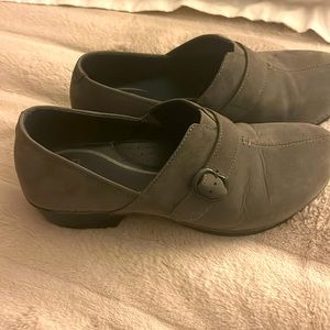 Tamara Nubuck Clogs